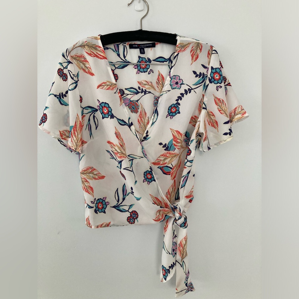 White Floral Cross Tie Short Sleeve Top